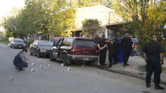 Larva Fernández fue asesinado la tarde del 14 de abril mientras arreglaba una camioneta en la calle.&nbsp;