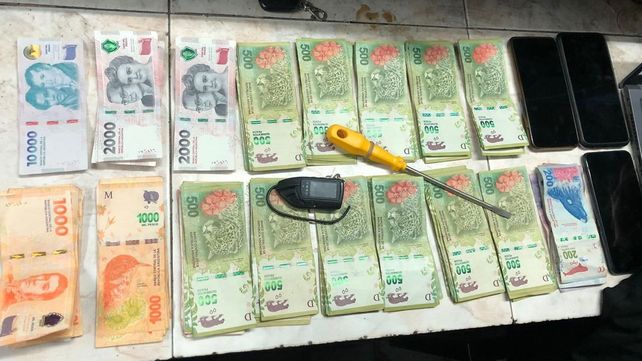 Detienen a tres hombres por intentar robar un auto en el centro de Rosario