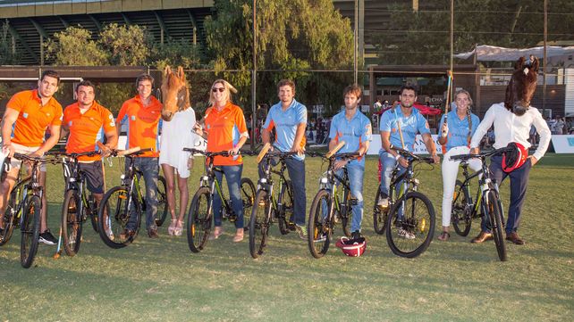 Celebridades y polistas disfrutaron del Polo Bike Chandon en el Campo Argentino de Polo