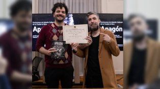 El dibujante Carlos Dearmas junto al guionista Martín Tejada. Ambos crearon Apagón.