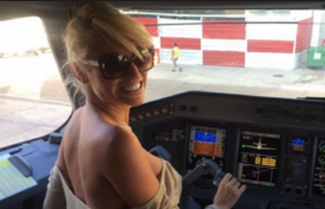 Procesaron a Vicky Xipolitakis y a los dos pilotos por el vuelo del escándalo que aterrizó en Rosario