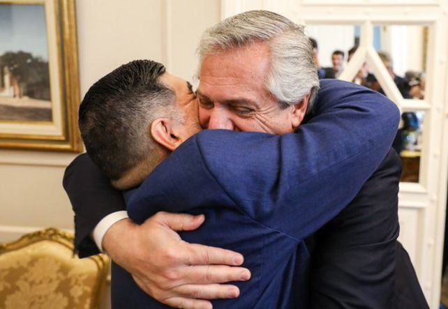 Alberto Fernàndez decretó tres días de duelo por la muerte de Diego Maradona